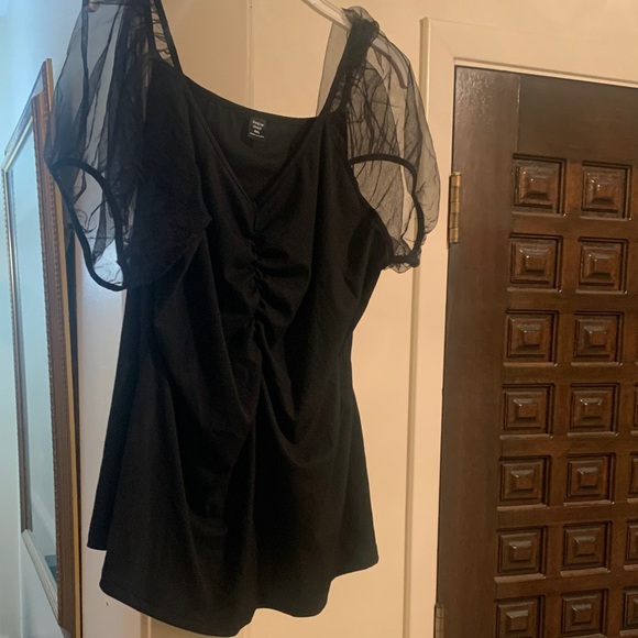 🖤🖤SHEIN PLUS SIZE Black Blouse with Sheer Sleeves! - Picture 1 of 4